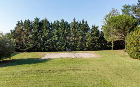 Nonna Isa 12: Tree, Grass, Plain, Land Lot, Lawn, Garden, Shade, Woody Plant, Meadow