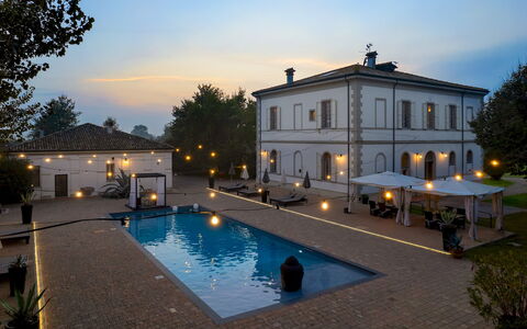 Villa Laguna 10: Estate, Mansion, Swimming Pool, Villa, Hacienda, Hotel, Courtyard