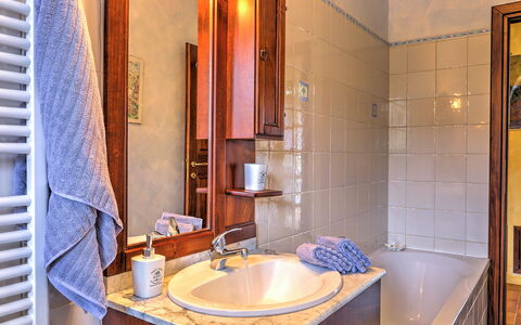 Villa Ipazia 6: Plumbing Fixture, Bathroom Sink, Flooring, Interior Design, Sink, Bathroom, Floor, Tap, Plumbing, Furniture