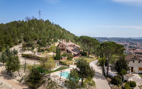 Villa Lia 10: Tree, Residential Area, House, Home, Estate, Village, Suburb, Mountain Village, Landscaping