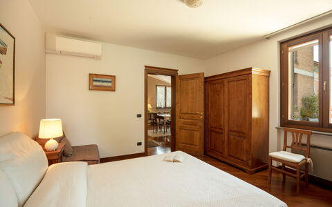 Villa Valchero 12: Interior Design, Furniture, Bed, Bedroom, Wood, Flooring, Ceiling, Floor, Bed Sheet, Room