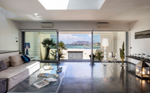 Dimora Egadina Giovanni 4+4: Interior Design, Furniture, Flooring, Ceiling, Floor, Apartment, Couch, Living Room, Room