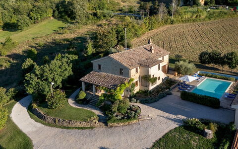 Casale la Cascina 8: Building, House, Home, Residential Area, Cottage, Roof, Estate, Farmhouse, Land Lot