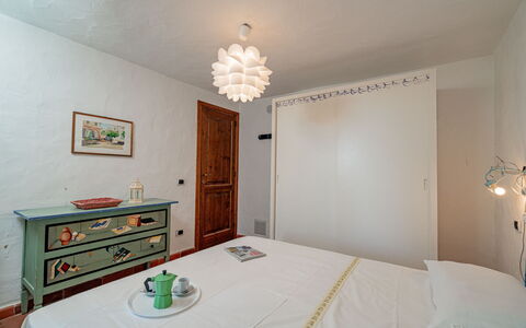 Villa Pitrizzina 8: Furniture, Interior Design, Wall, Bedroom, Wood, Bed, Room, Ceiling, Flooring, Floor