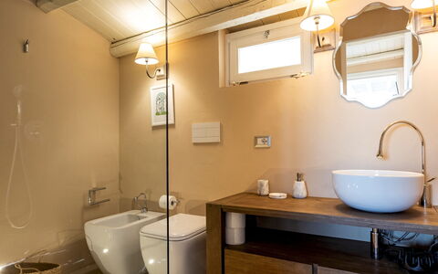 Baia L'Aura 8: Bathroom, Plumbing Fixture, Bathroom Sink, Interior Design, Flooring, Wall, Floor, Sink, Wood, Tap