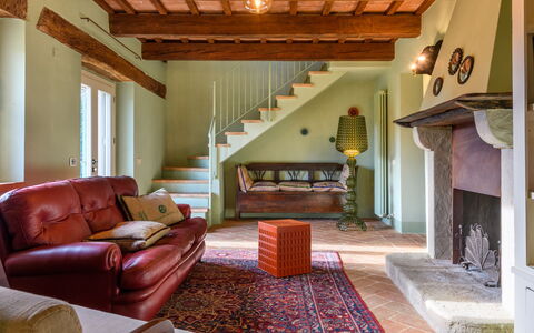 Dimora dei Sogni 7+1: Furniture, Interior Design, Wall, Flooring, Wood, Floor, Ceiling, Couch, Living Room, Room