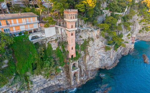 La Scogliera di Sori 5+1: Tower, Sea, Coast, Ocean, Promontory, Headland, Cliff, Bay, Klippe