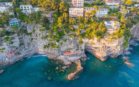 La Scogliera di Sori 5+1: Water, Body Of Water, Coast, Coastal And Oceanic Landforms, Sea, Headland, Summer, Promontory, Terrain, Ocean