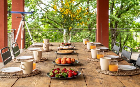 Villa Il Ritiro 8: Furniture, Table, Tableware, Drinkware, Chair, Serveware, Food, Tablecloth, Kitchen & Dining Room Table, Outdoor Table