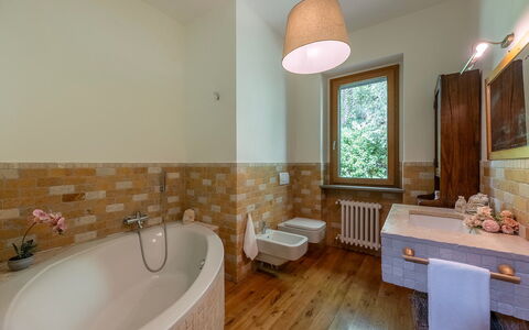 Villa Il Ritiro 8: Wall, Interior Design, Flooring, Plumbing Fixture, Floor, Bathroom, Ceiling, Tap, Room, Plumbing