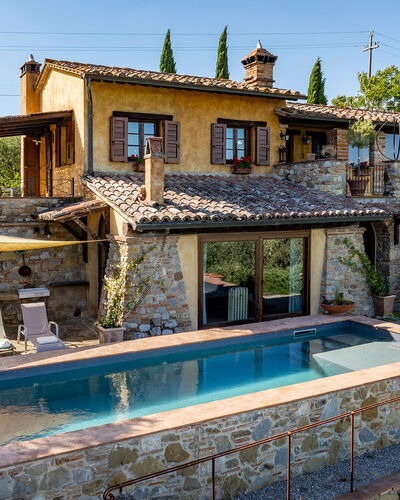 Colle Calzolaro 8: House, Swimming Pool, Architecture, Home, Residential Area, Door, Flowerpot, Cottage, Estate, Eco Hotel