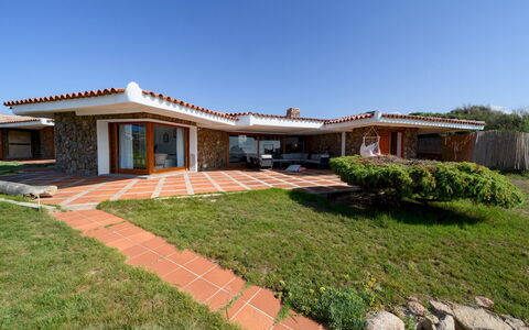 Villa Portobello 10+2: Shrub, Home, Roof, Estate, Farmhouse, Garden, Hacienda, Landscaping, Shade, Villa
