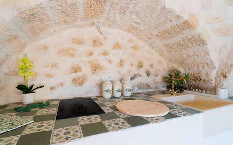 Masseria Grotta Antica 6+2: Tile, Countertop, Natural Material, Houseplant, Ceramic, Plumbing Fixture, Flowerpot, Kitchen, Porcelain, Tap