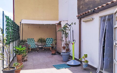 La Casa di Mary: Estate, Landscaping, Villa, Hedge, Balcony