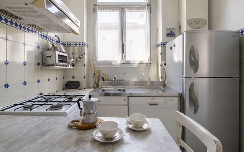La Terrazza in Centro, Genova: Kitchen Appliance, Kitchen, Major Appliance, Countertop, Flooring, Home Appliance, Kitchen Stove, Interior Design, Floor, Cabinetry