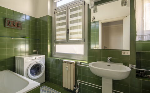 La Terrazza in Centro, Genova: Flooring, Plumbing Fixture, Interior Design, Floor, Ceiling, Plumbing, Sink, Tap, Tile, Bathroom