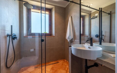 Tenuta Orsini 9+3: Wall, Flooring, Wood, Interior Design, Plumbing Fixture, Floor, Bathroom, Lighting, Ceiling, Plumbing