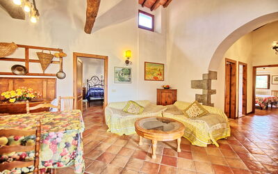 Accommodation:&nbsp;Montescalari 6