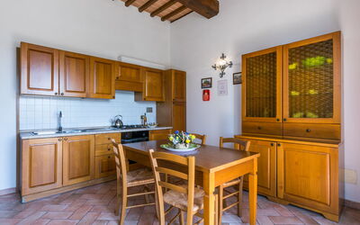 Accommodation:&nbsp;Montereggi 815.7