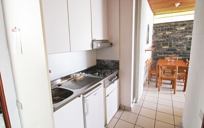 Accommodation:&nbsp;La Cava 100.8