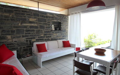 Accommodation:&nbsp;La Cava 100.8