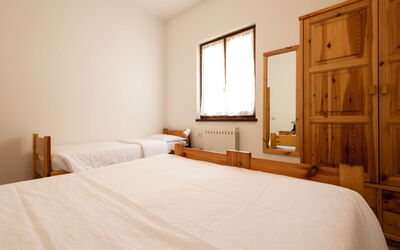 Accommodation:&nbsp;Lembondel 250.3
