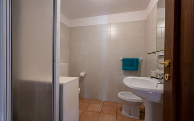 Accommodation:&nbsp;Grand Sarriod 100.3