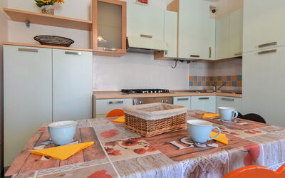 Accommodation:&nbsp;Solmare 350.6