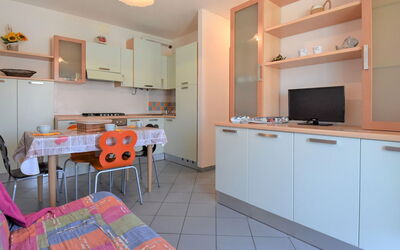 Accommodation:&nbsp;Solmare 350.6