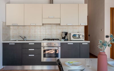 Accommodation:&nbsp;Letizia 100.7