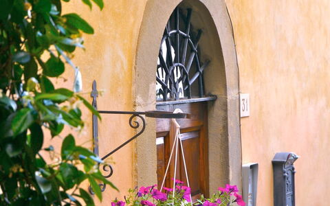 Santo Agostino: Flower, Arch, Plant, Window, Architecture, Tree, Building, Door, House, Facade