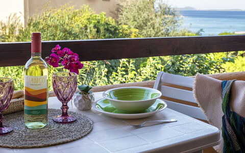 Accommodation:&nbsp;F4 - F2, Baia de Bahas 300.55