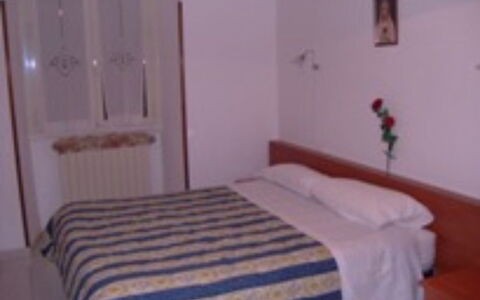 Accommodation:&nbsp;Room 3