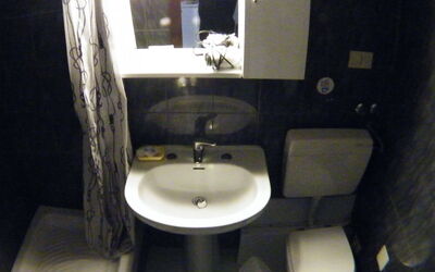 Accommodation:&nbsp;Room 2