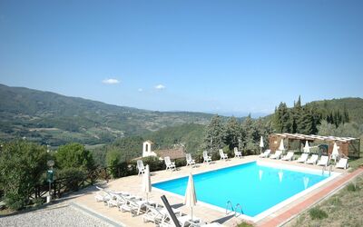 Fattoria Il Monte: Swimming Pool, Property, House, Real Estate, Building, Villa, Vacation, Estate, Leisure, Resort