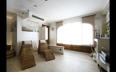 Accommodation:&nbsp;Belvedere