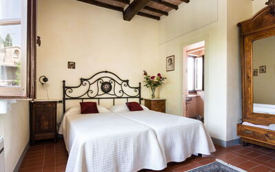 Accommodation:&nbsp;Poggio Falchi