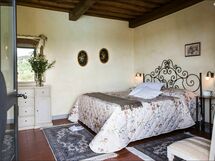 Accommodation:&nbsp;Nappolaio