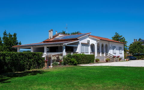 Casa Grion: House, Home, Residential Area, Shrub, Roof, Estate, Cottage, Farmhouse, Porch, Hacienda