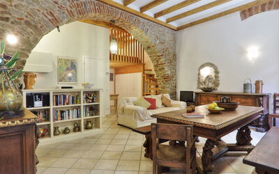 Accommodation:&nbsp;Amore 805.3