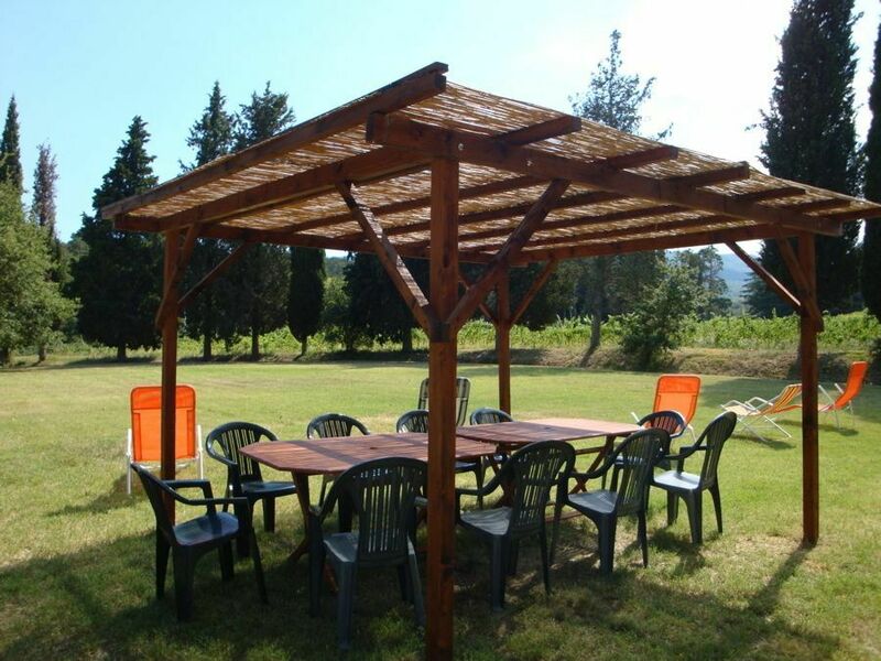 private huge green loan around the villa