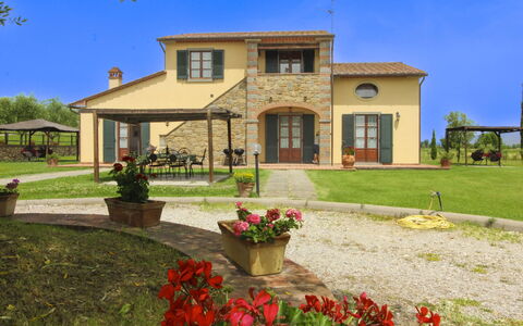 Podere Marcigliano: Garden, Cottage, Farmhouse, Shade, Landscaping, Estate, Yard, Backyard, Stone Wall, Hacienda