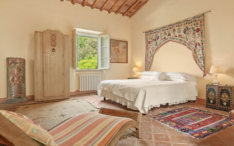 Centolivi 14: Furniture, Interior Design, Wall, Flooring, Floor, Ceiling, Bedroom, Room, Bed, Textile