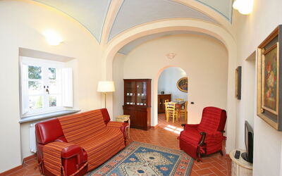 Dante 2: Room, Property, Furniture, Building, Interior Design, Living Room, Real Estate, House, Architecture, Ceiling