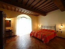 Accommodation:&nbsp;Violetta