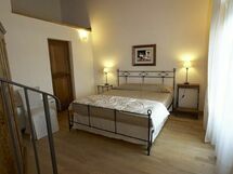 Accommodation:&nbsp;La Castellana