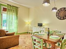 Accommodation:&nbsp;Artisti 4