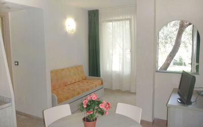 Accommodation:&nbsp;Borgoverde 530.12