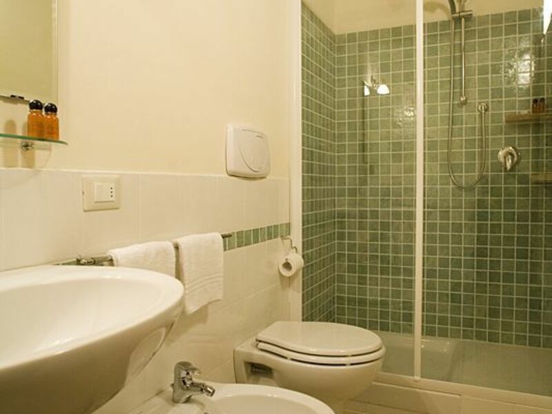 Nido bathroom