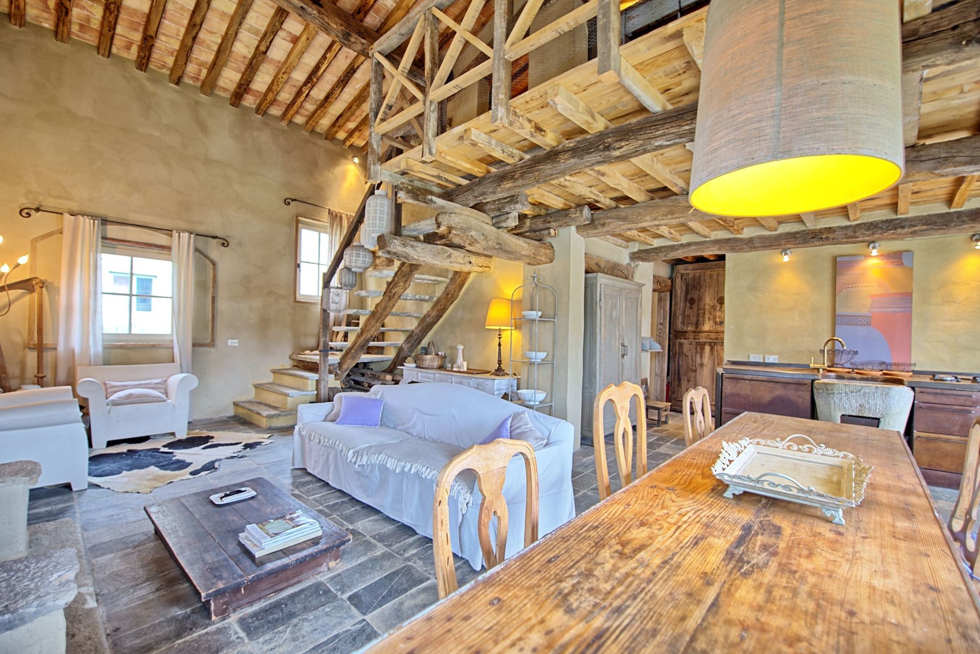 tobacco loft Poggiodoro and Tobacco Loft: villa that sleeps 12 people in 5 bedrooms,  located in Anghiari, Tuscany, Italy
